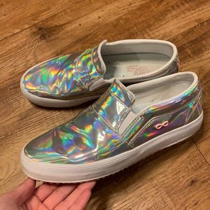 Women’s Infinity oil and slip resistant shoes